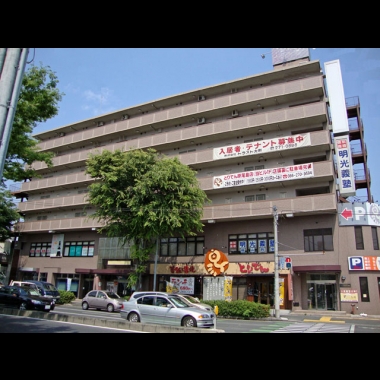 BIO・トラストランド外観<br />トラスト井上ビル2FがBIOとなります。